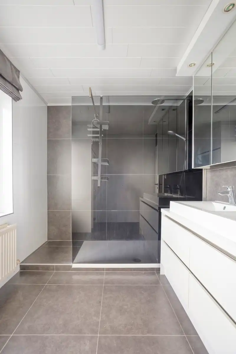 Ruim en fris appartement met 2 slaapkamers te Landen foto 8