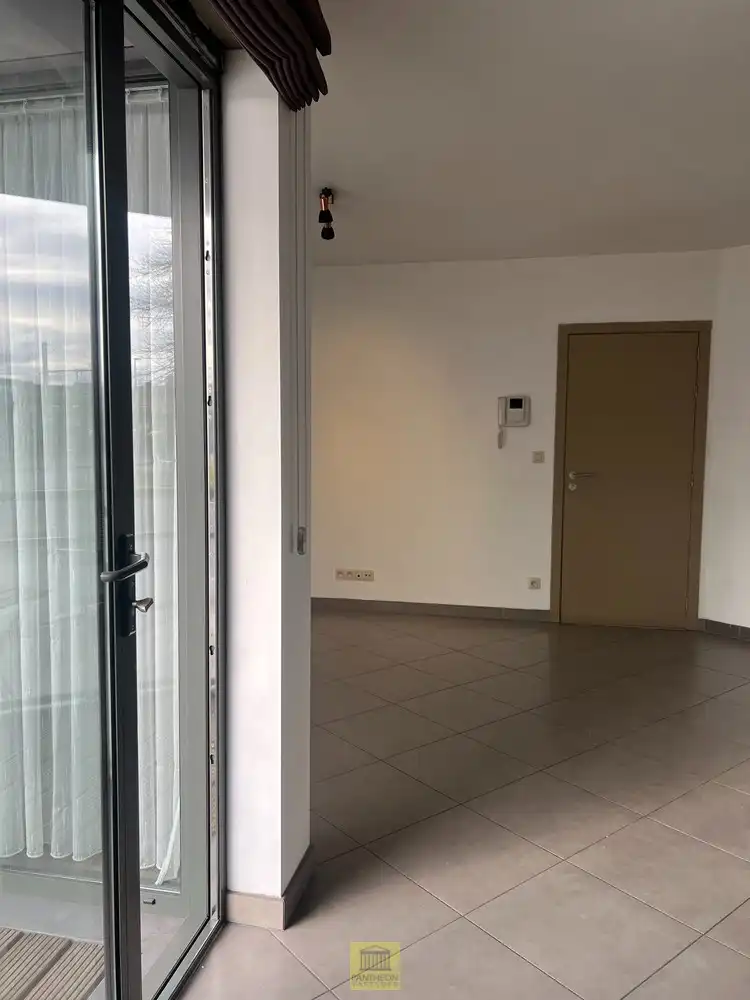 Instapklaar gelijkvloers - 2 slaapkamers - Op toplocatie foto 9