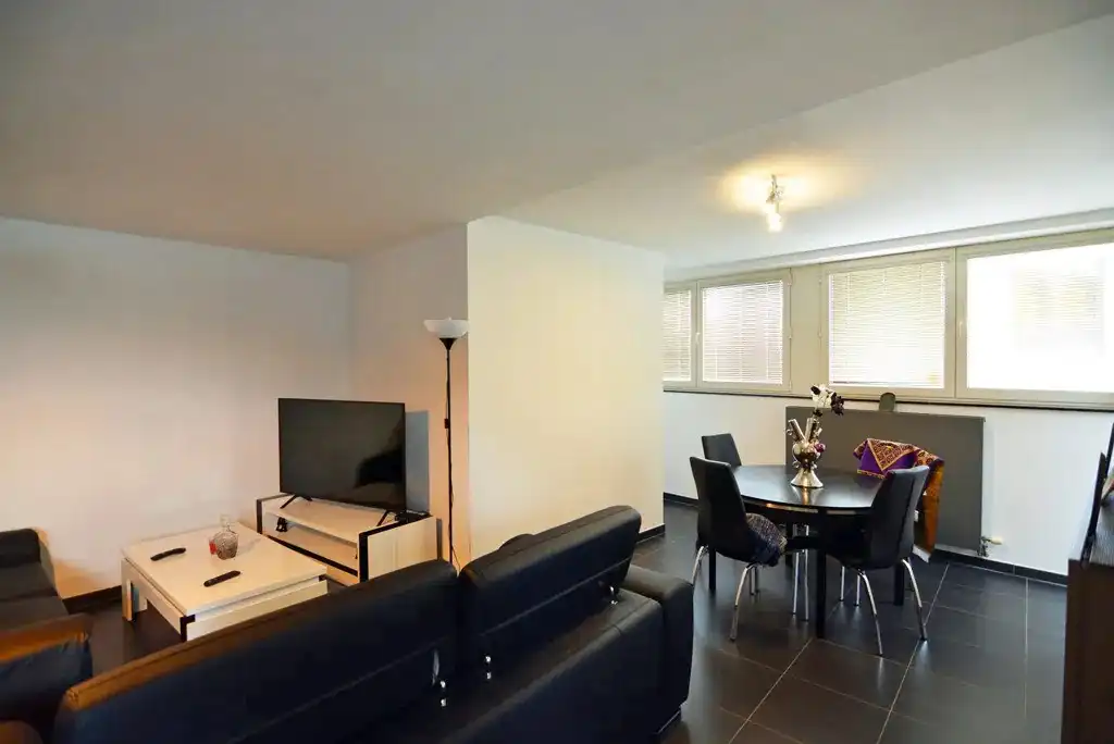 Modern appartement met 2 slpks, balkon en parking.  foto 3