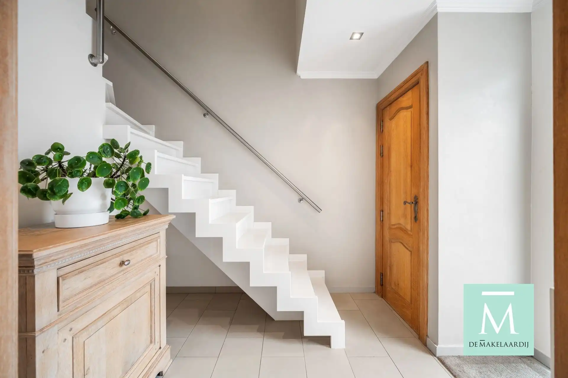 Volledig gerenoveerde woning met aangename tuin  foto 2