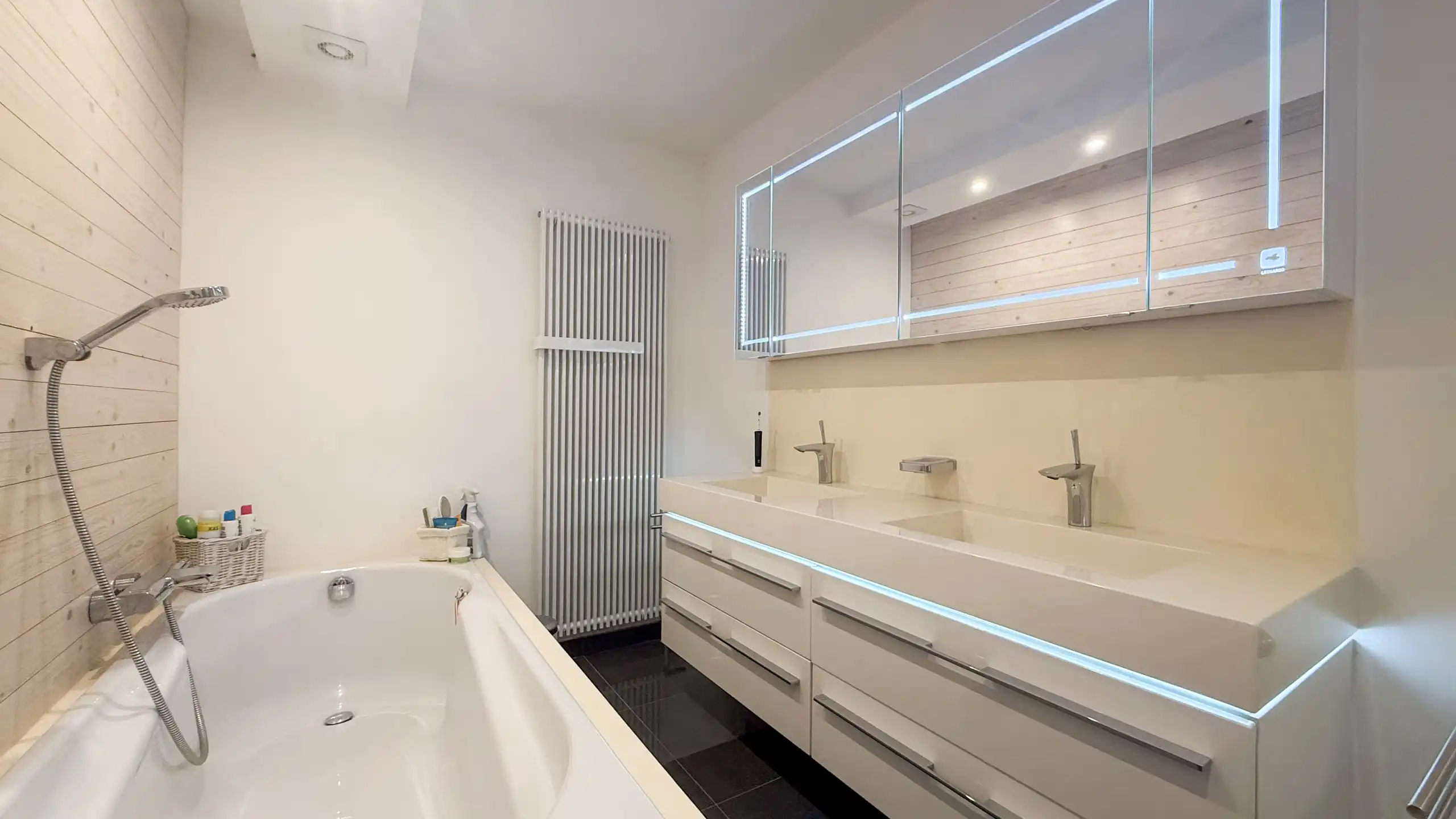 Ruime gezinswoning op 8 are met 5 slaapkamers op toplocatie! foto 21