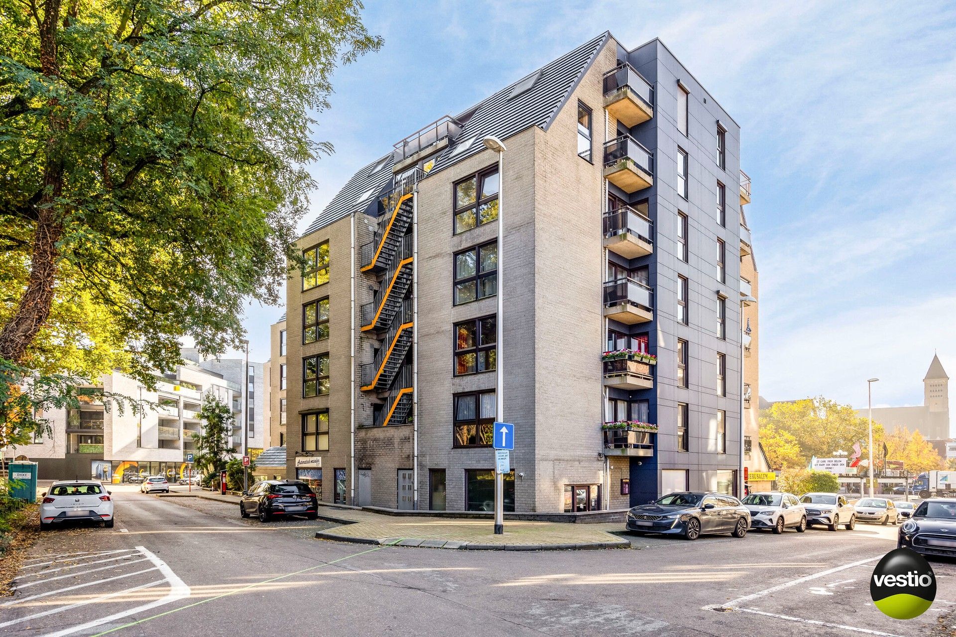 GERENOVEERD APPARTEMENT MET 2 SLAAPKAMERS EN TERRASSEN TE KOOP IN HET CENTRUM VAN GENK foto 12