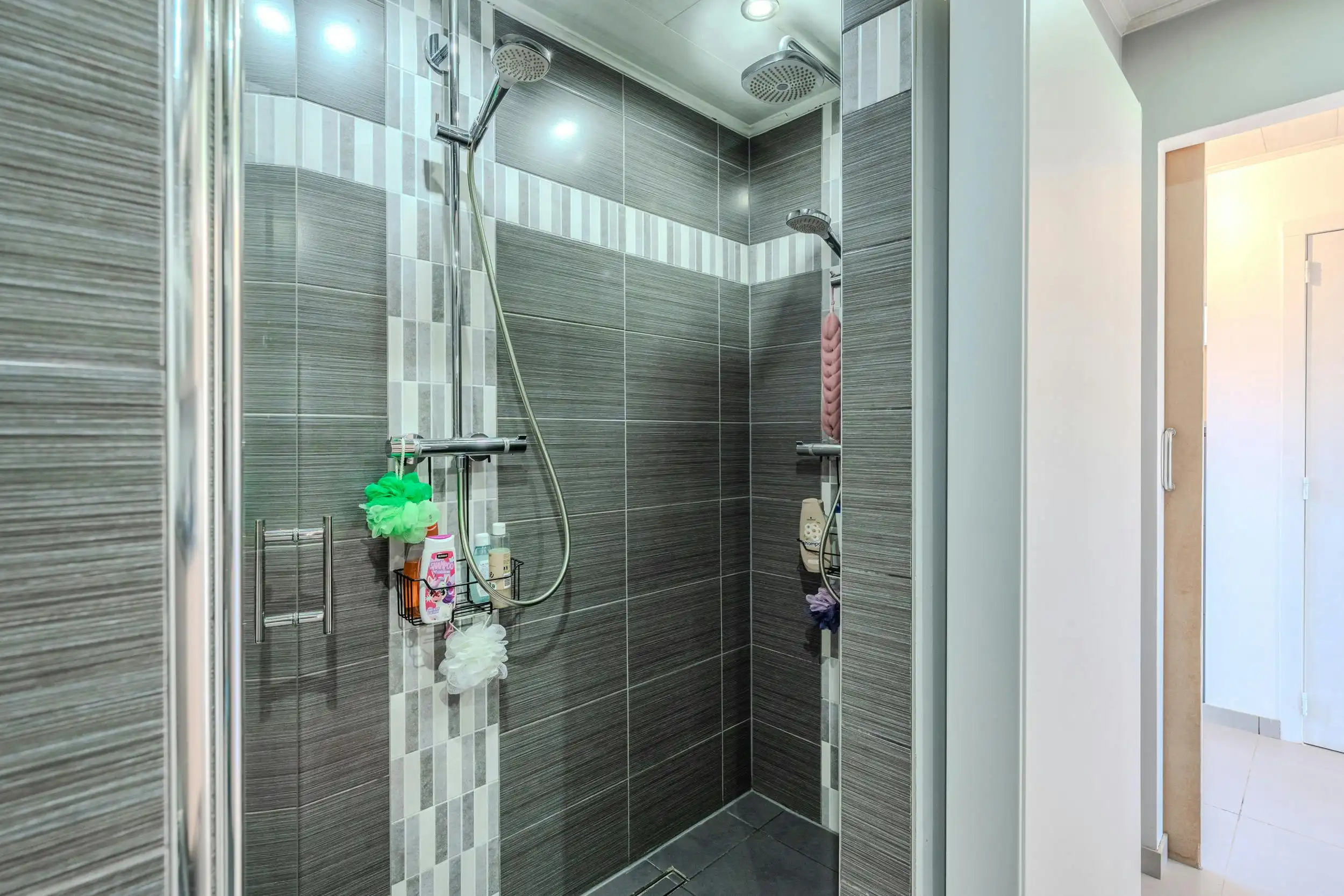 Instapklaar appartement met 2 slaapkamers te koop te Stene foto 10