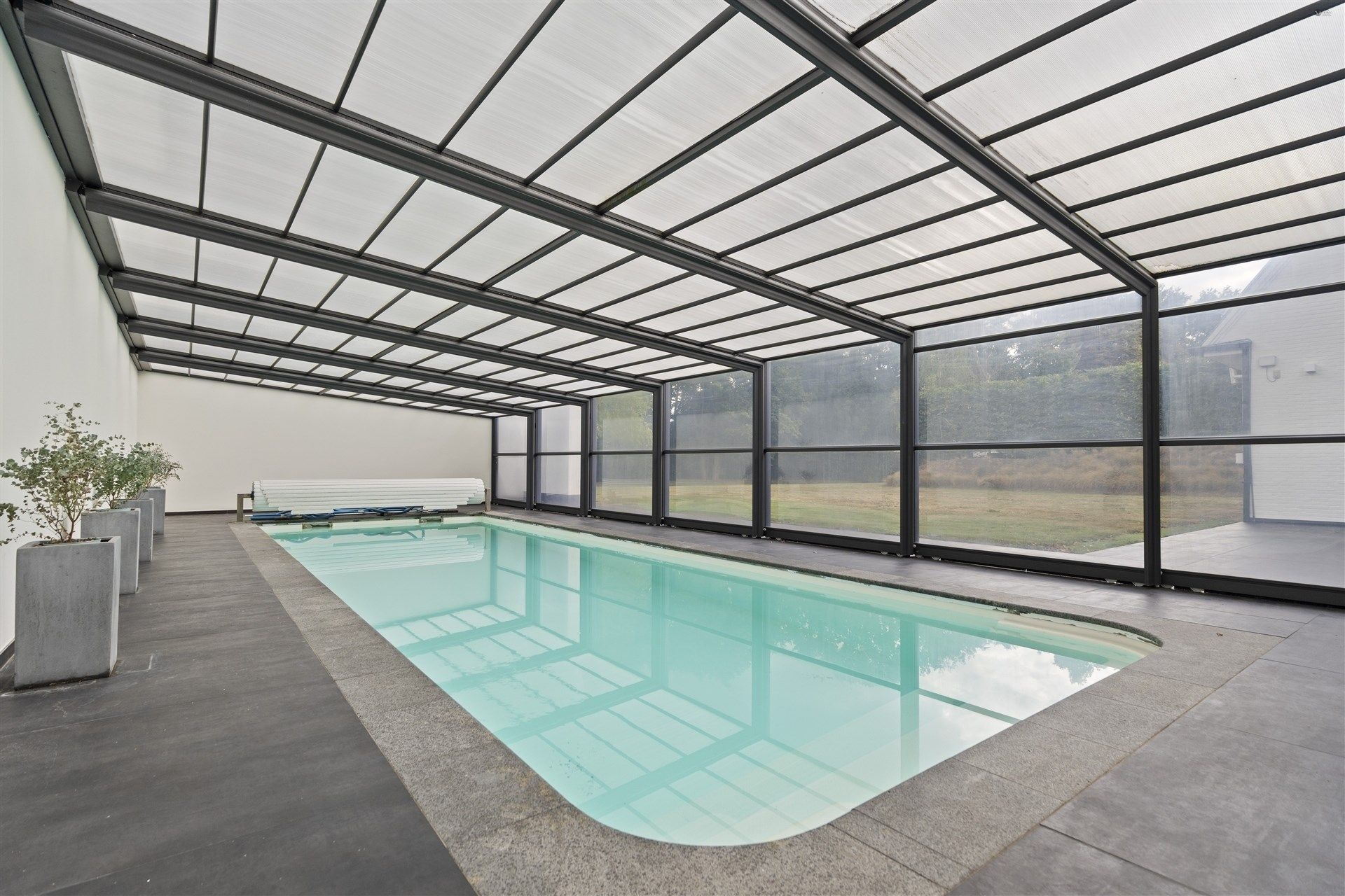 Ruime moderne villa met alle luxe op 5.176m² foto 14