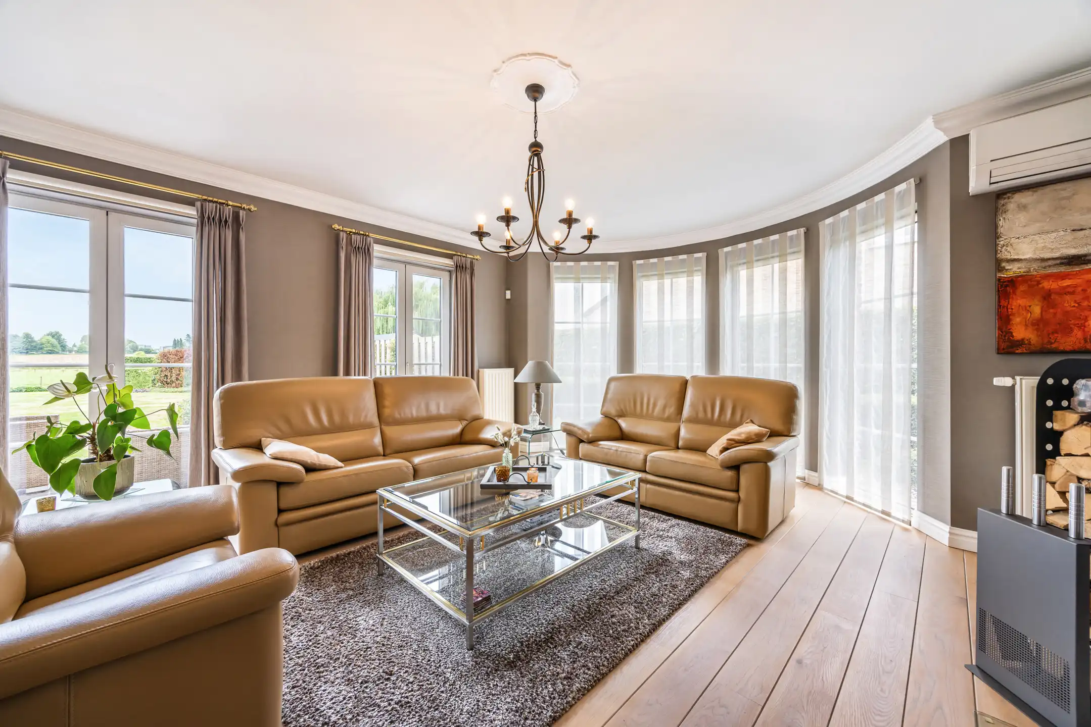 Exclusieve villa met zonnige tuin in Mal foto 11