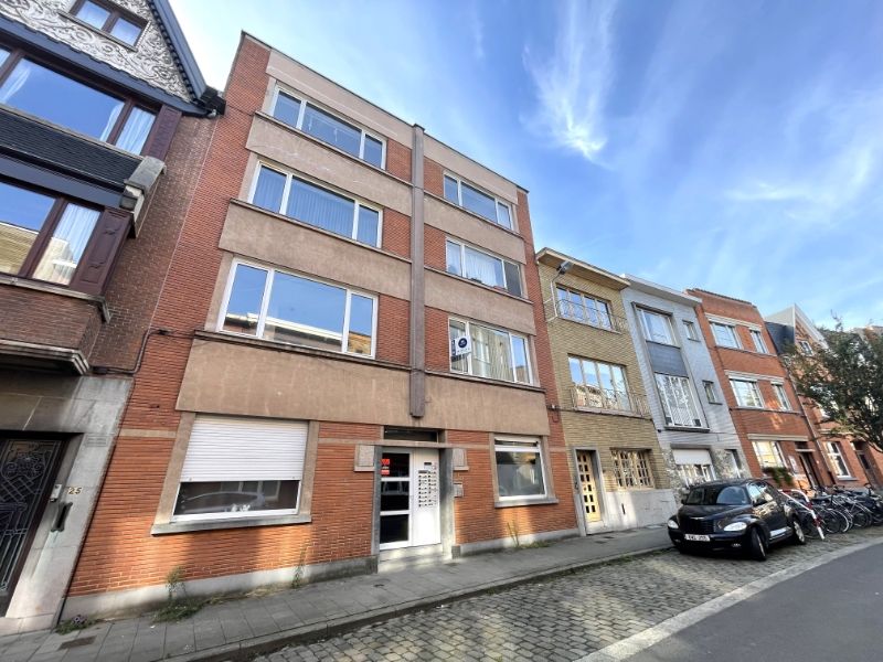 Leuk appartement met fietsenberging en kelder – vlak bij Sint-Pietersstation foto {{pictureIndex}}
