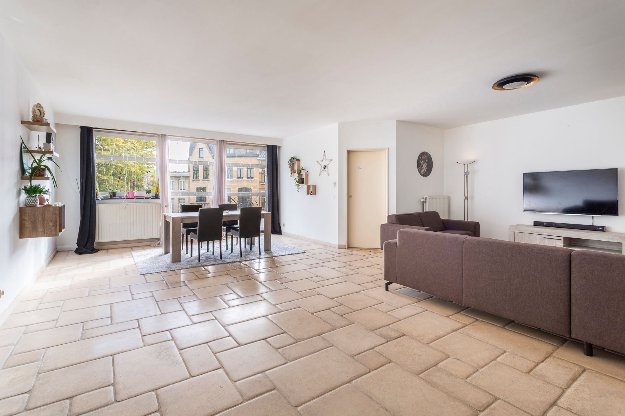 ruim app. ca 125 m² met 2 slpks & terras vlakbij Den Brandt foto {{pictureIndex}}