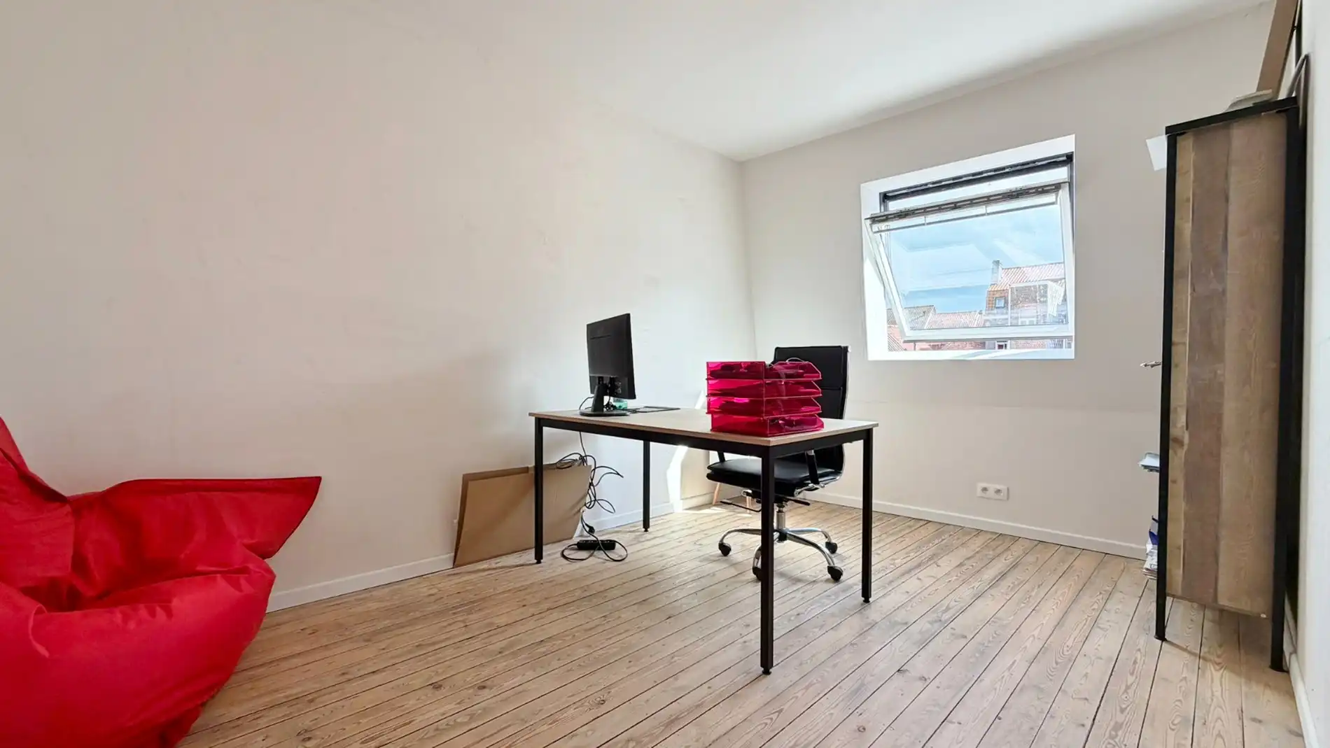 Gerenoveerde herenwoning met gezellig stadskoer in Ieper centrum. foto 15