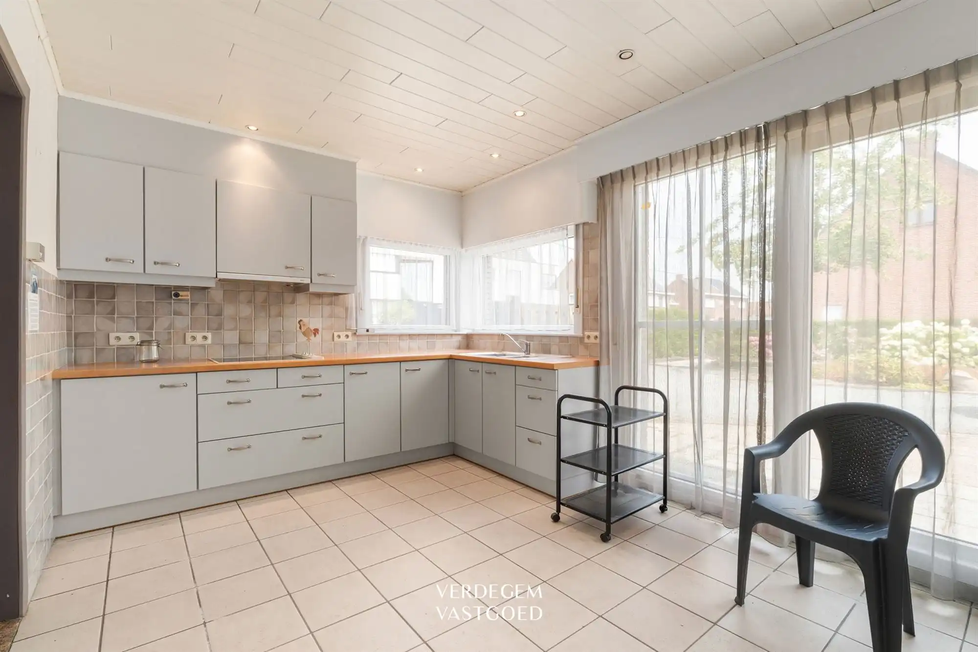 Halfopen woning op een terrein van 787m², te renoveren foto 7