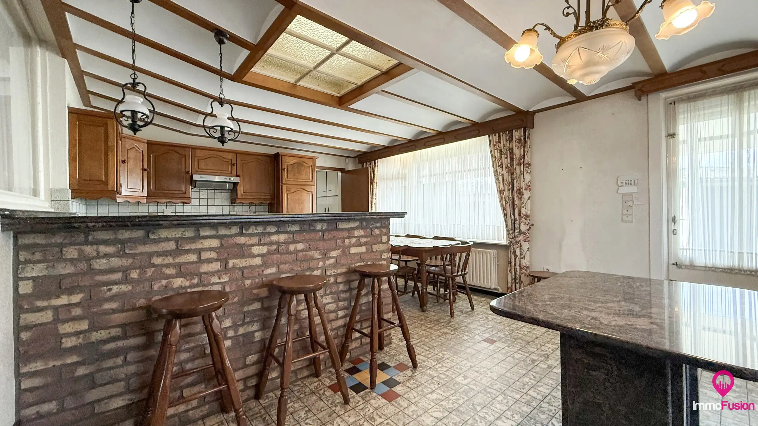 Ruime woning met 4slpk en veel privacy in rustige straat! foto 15