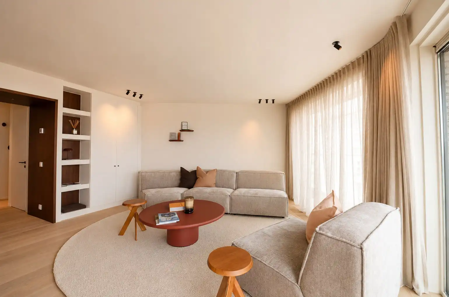 Prestigieus gerenoveerd appartement afgewerkt met hoogwaardige materialen gelegen nabij het Driehoeksplein. foto 5