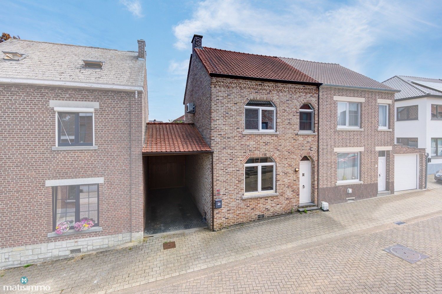()=>{if(producerUpdateValueVersion(node),producerAccessed(node),node.value===ERRORED)throw node.error;return node.value} Loostraat 15 - 3720 Hasselt