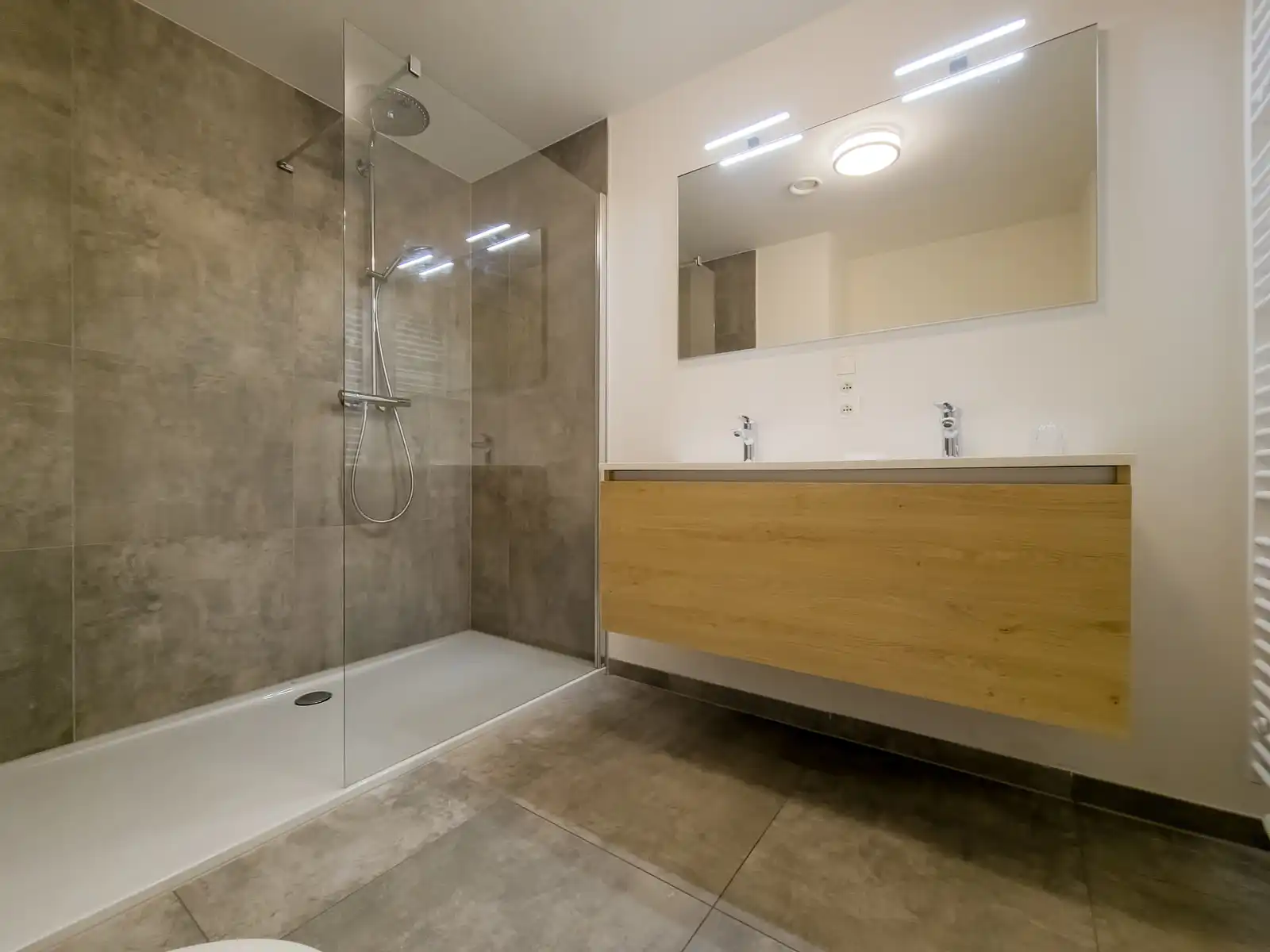 Prachtig gemeubeld 2-kamer appartement met TERRAS foto 12