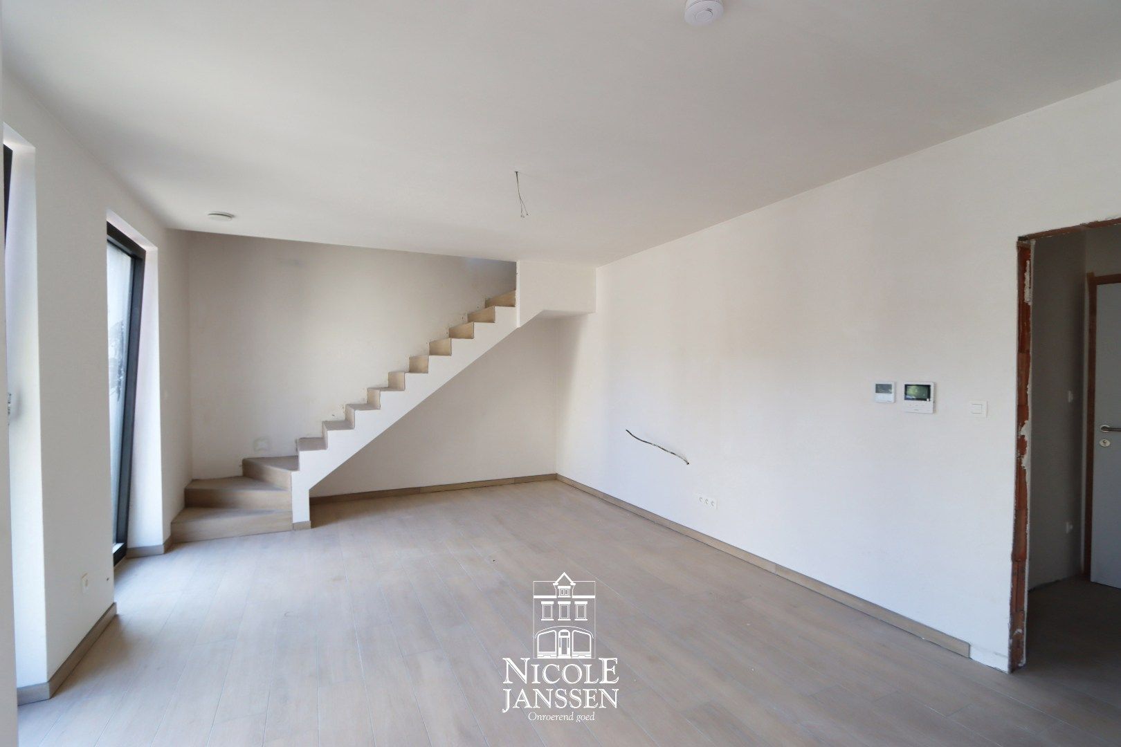 Duplex-appartement  (B1.3)  van 76,18m² met 1 slaapkamer en terras foto {{pictureIndex}}