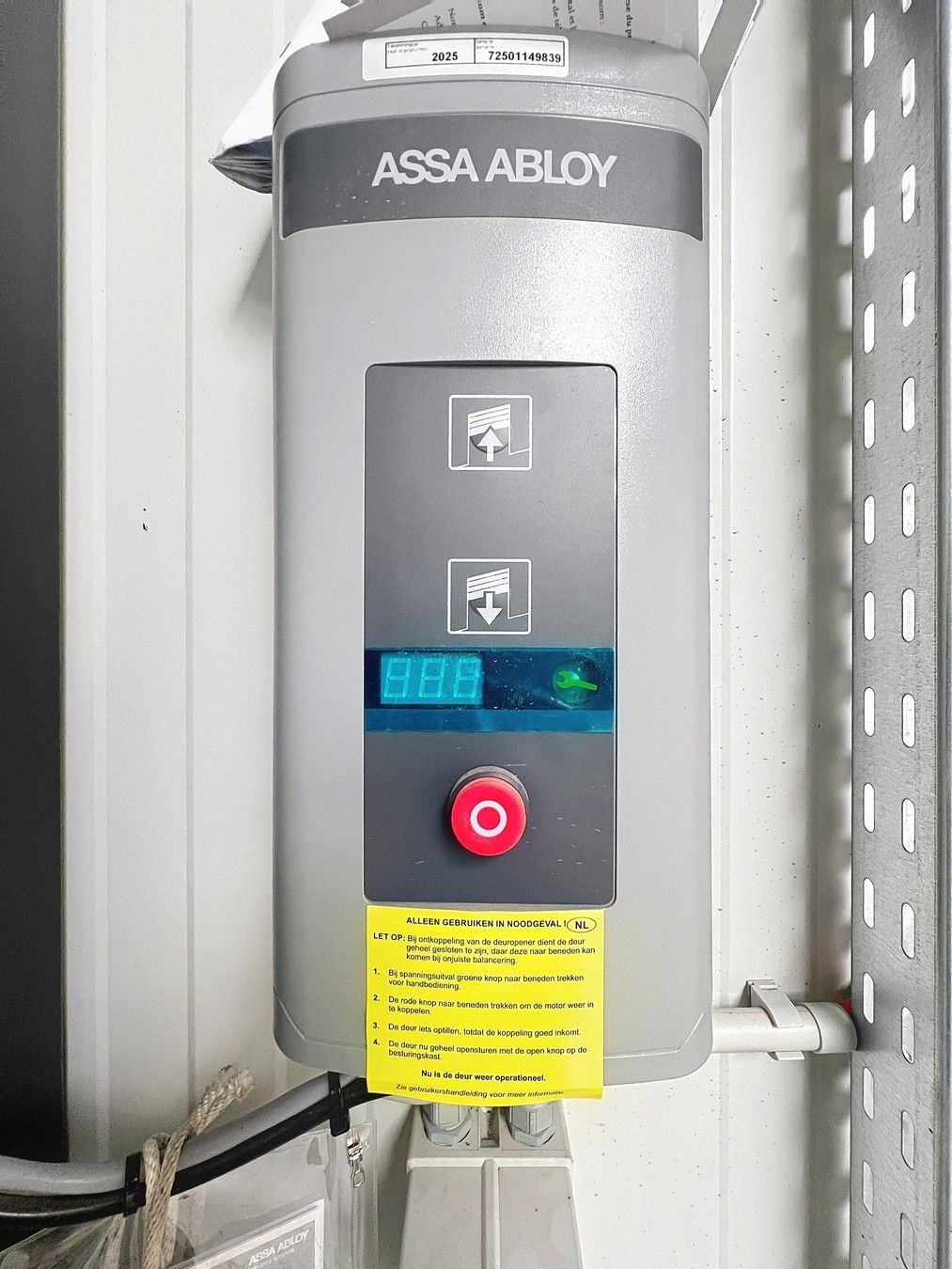 Nieuwbouw KMO-unit (457m²) met 2 hoge sectionaalpoorten en 3 private parkeerplaatsen op "Clarysse Business Park" te PITTEM! foto 14