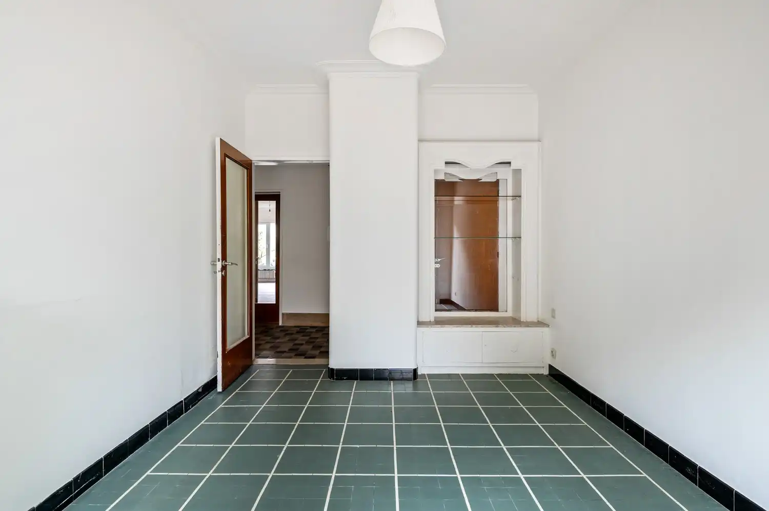 Ruim gelijkvloers appartement met 3 slaapkamers, tuin en garage! foto 9