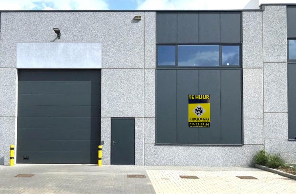 Zeer goed gelegen moderne industriehal van +/- 217m² foto {{pictureIndex}}