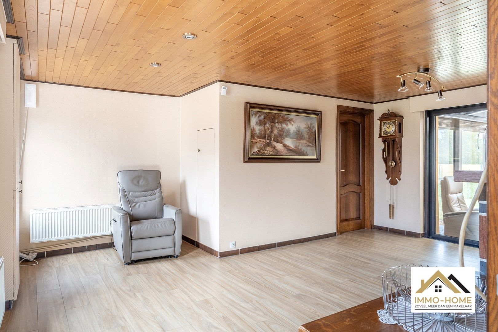 Op te frissen woning met ruime opslagplaats te Beervelde foto 8