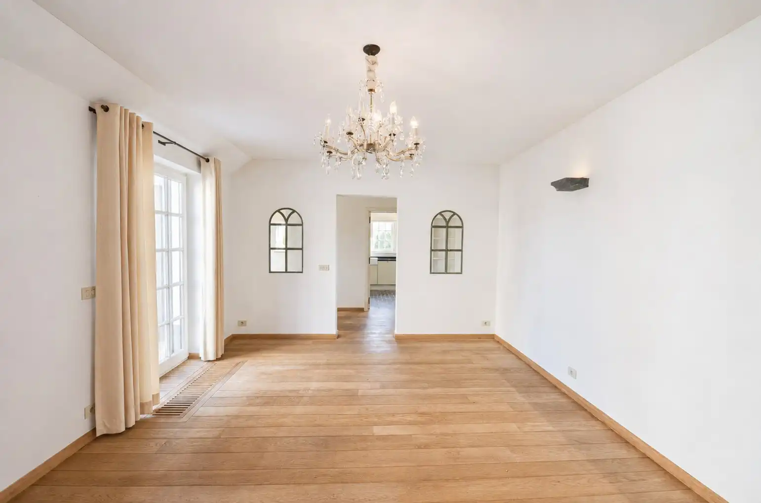 Tijdloze villa met uitzonderlijke vergezichten op een residentiële locatie. foto 13