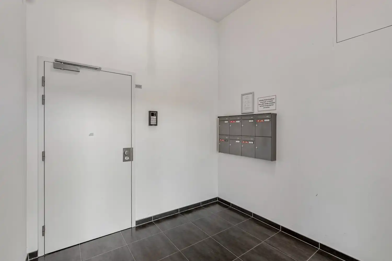 Modern en energiezuinig(A-label) appartement met 2 slaapkamers, een terras, een autostaanplaats en een kelder te Herent! foto 2