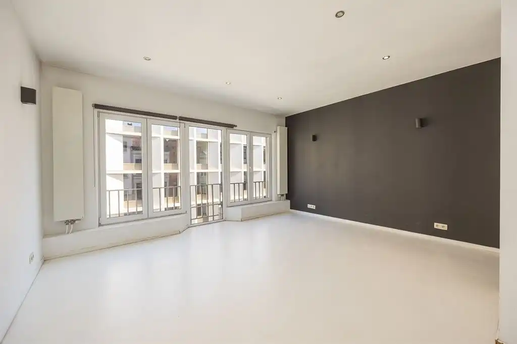 Gerenoveerd duplex appartement met 2 slaapkamers en gigantisch terras  foto 16