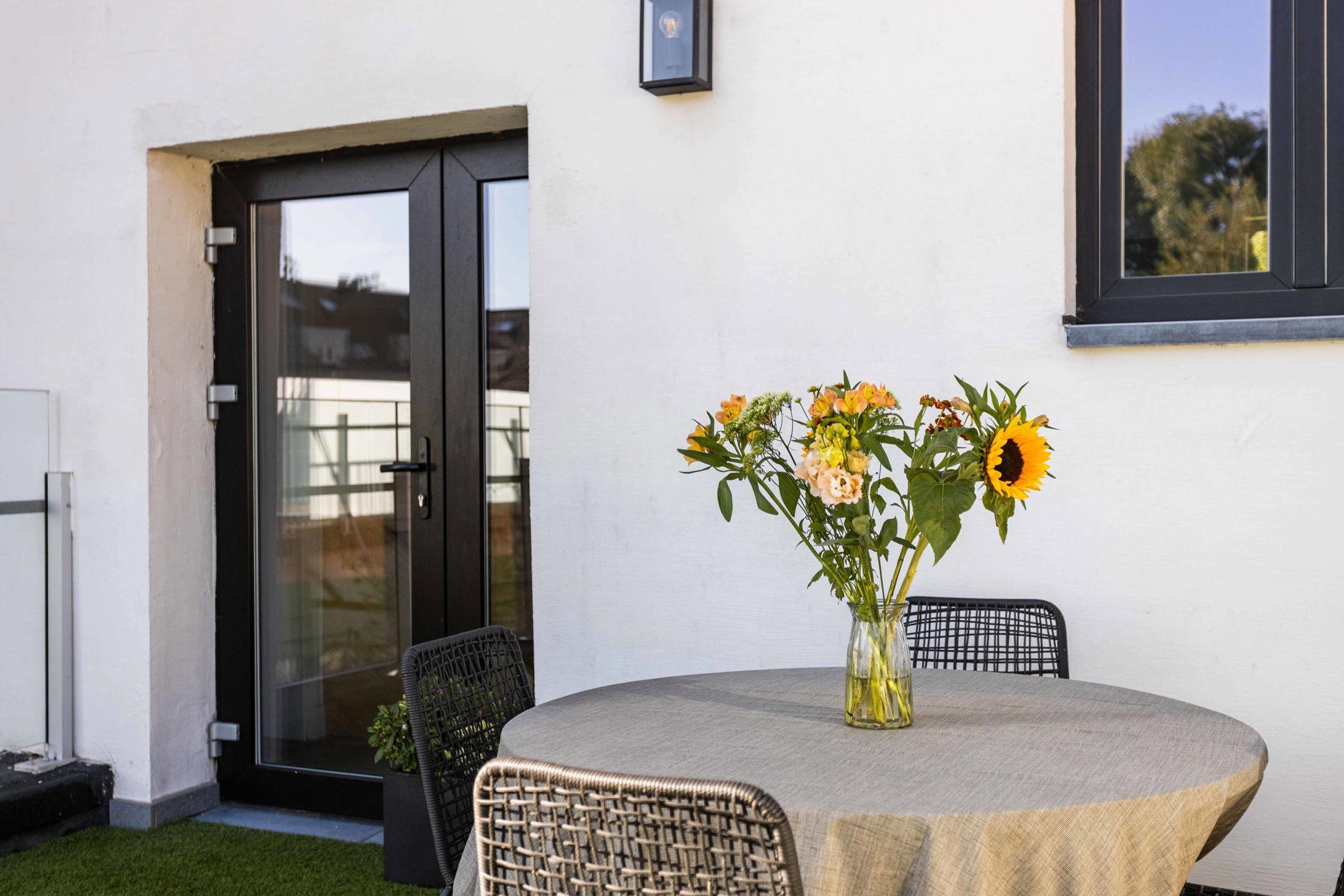 Nieuw gerenoveerde stadswoning met stadstuin en dakterras foto 21