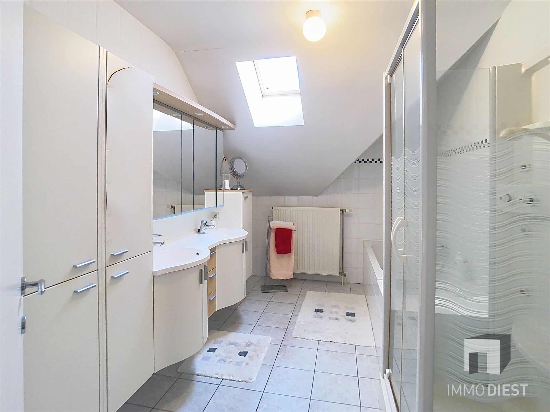 Appartement met 2 slpk & garage foto 14