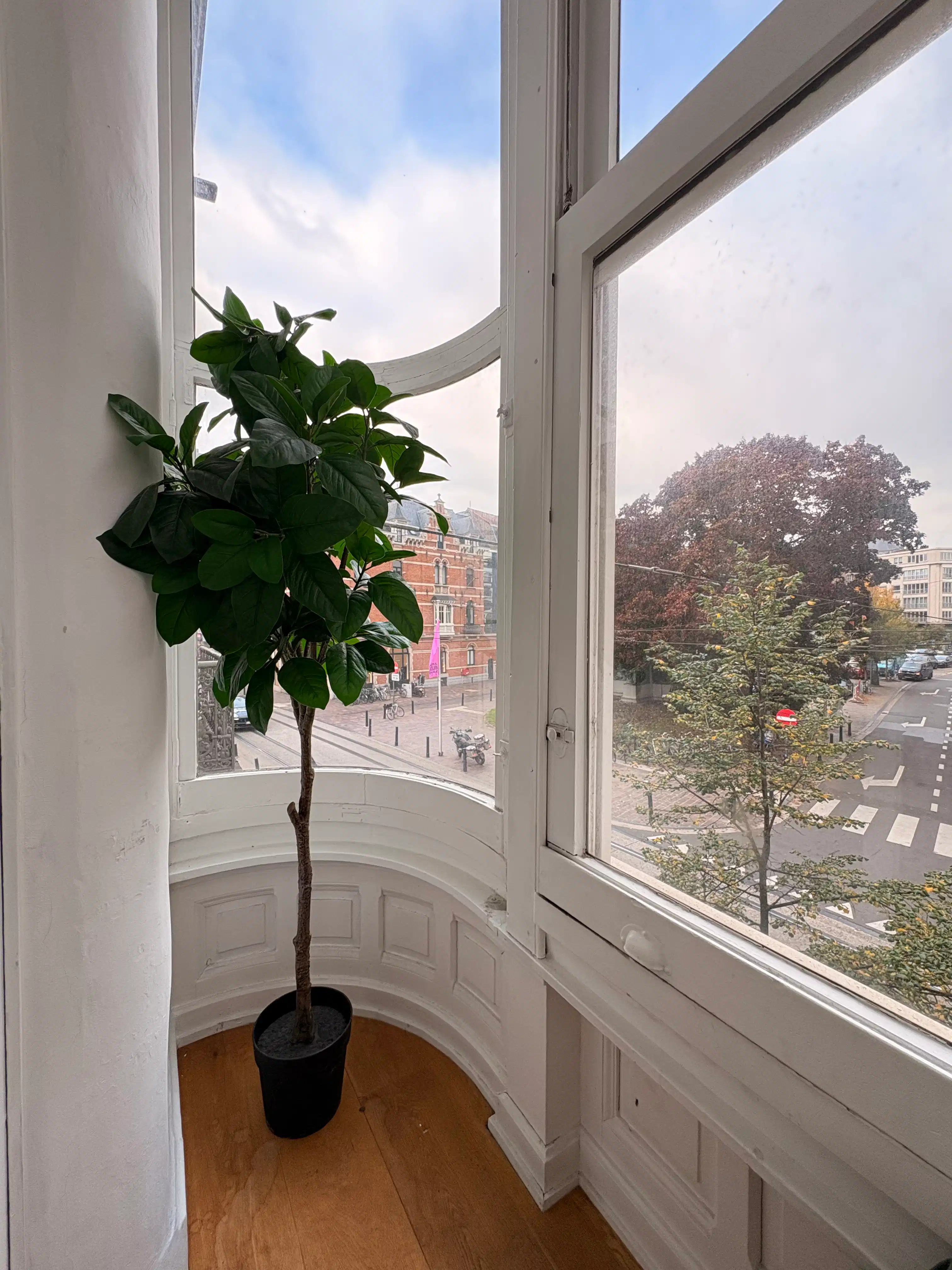 Handelspand met drie studio’s te koop op topligging in Gent foto 10