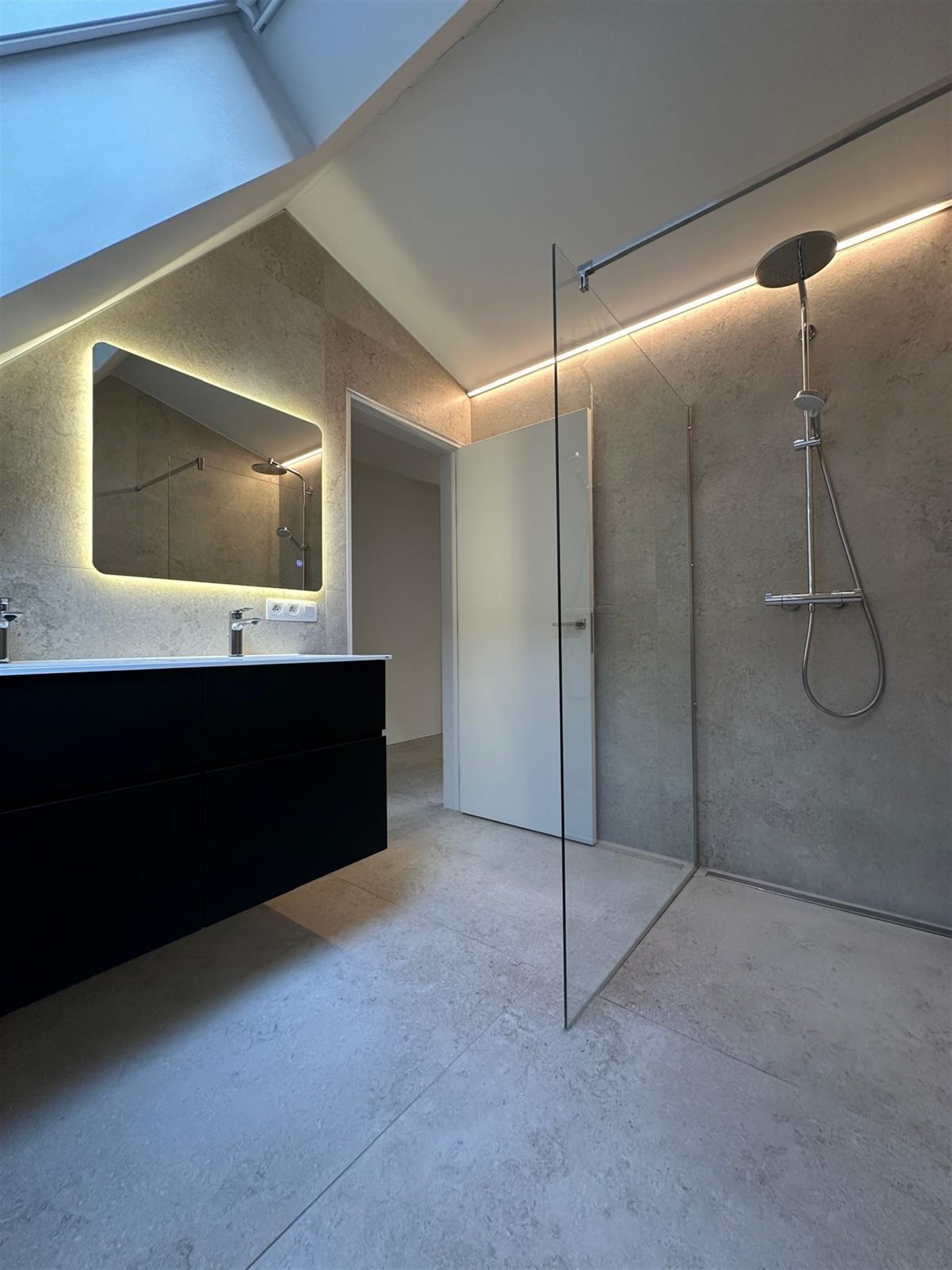 Nieuwbouw app te huur in vroegere snijschool foto 9