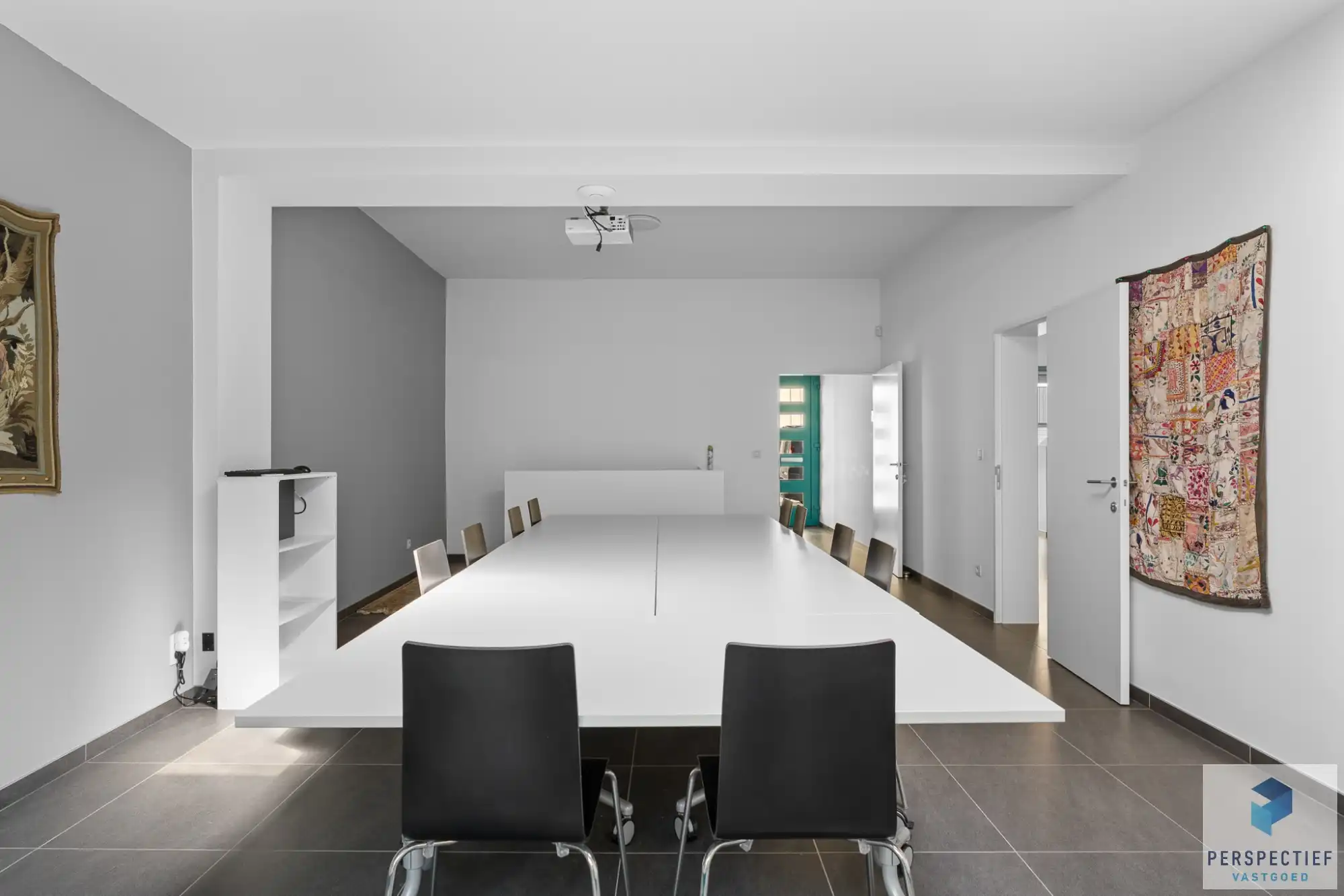 Veelzijdig handelshuis/kantoorgebouw foto 9