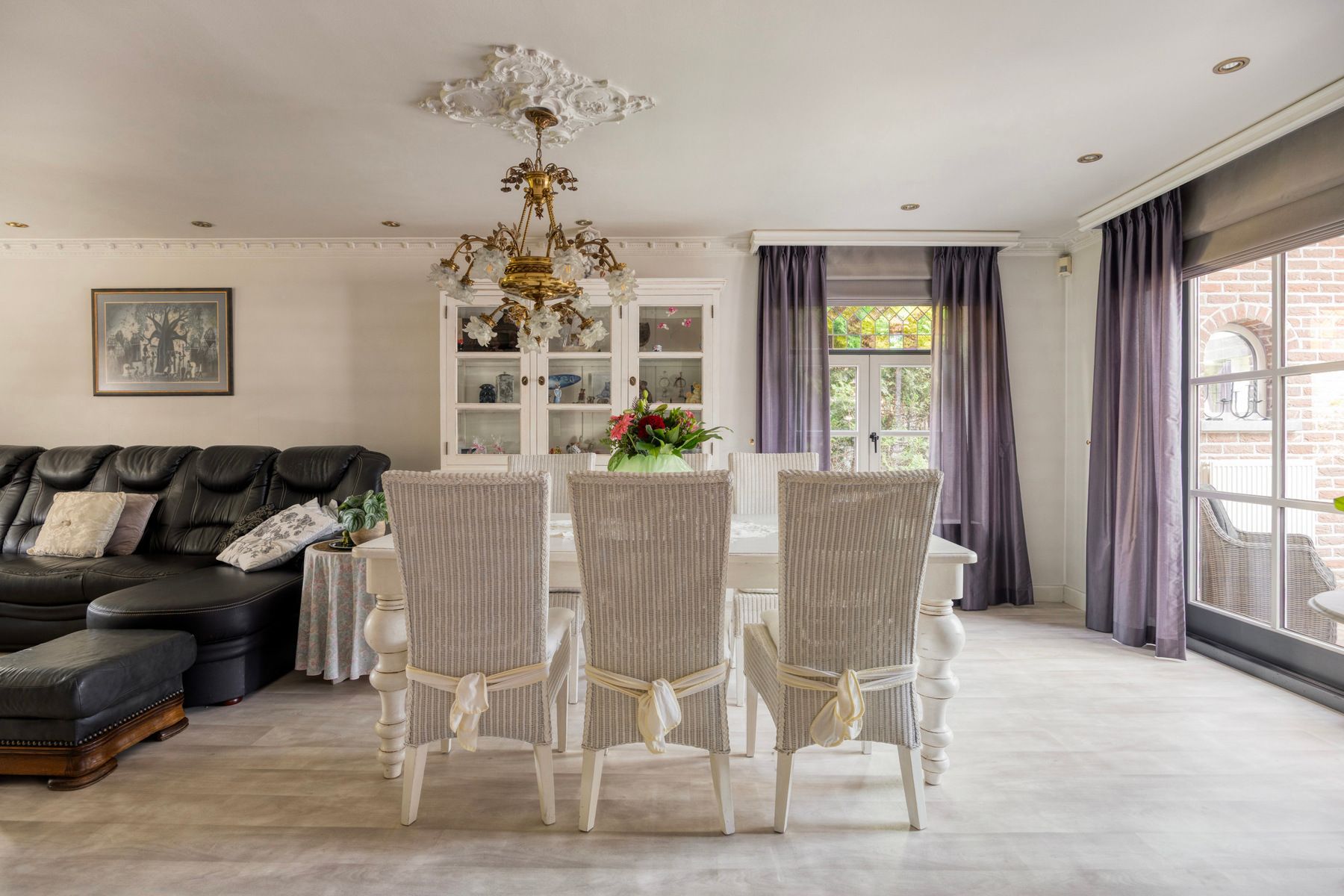 Karaktervolle villa met veel mogelijkheden in Lommel! foto 8
