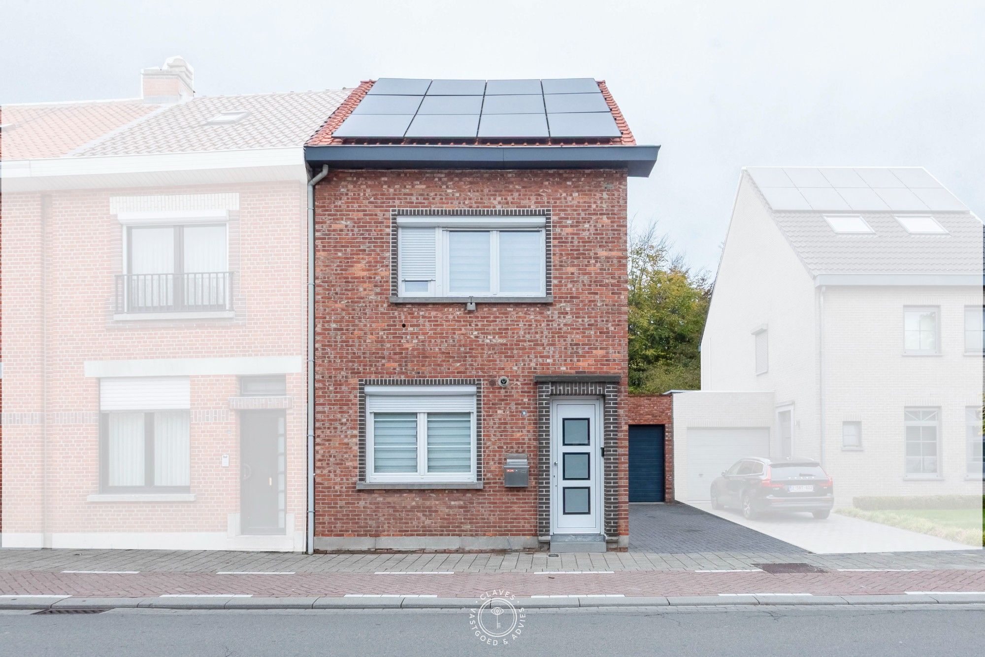 Gezinswoning met 4 slaapkamers en aangename tuin foto {{pictureIndex}}