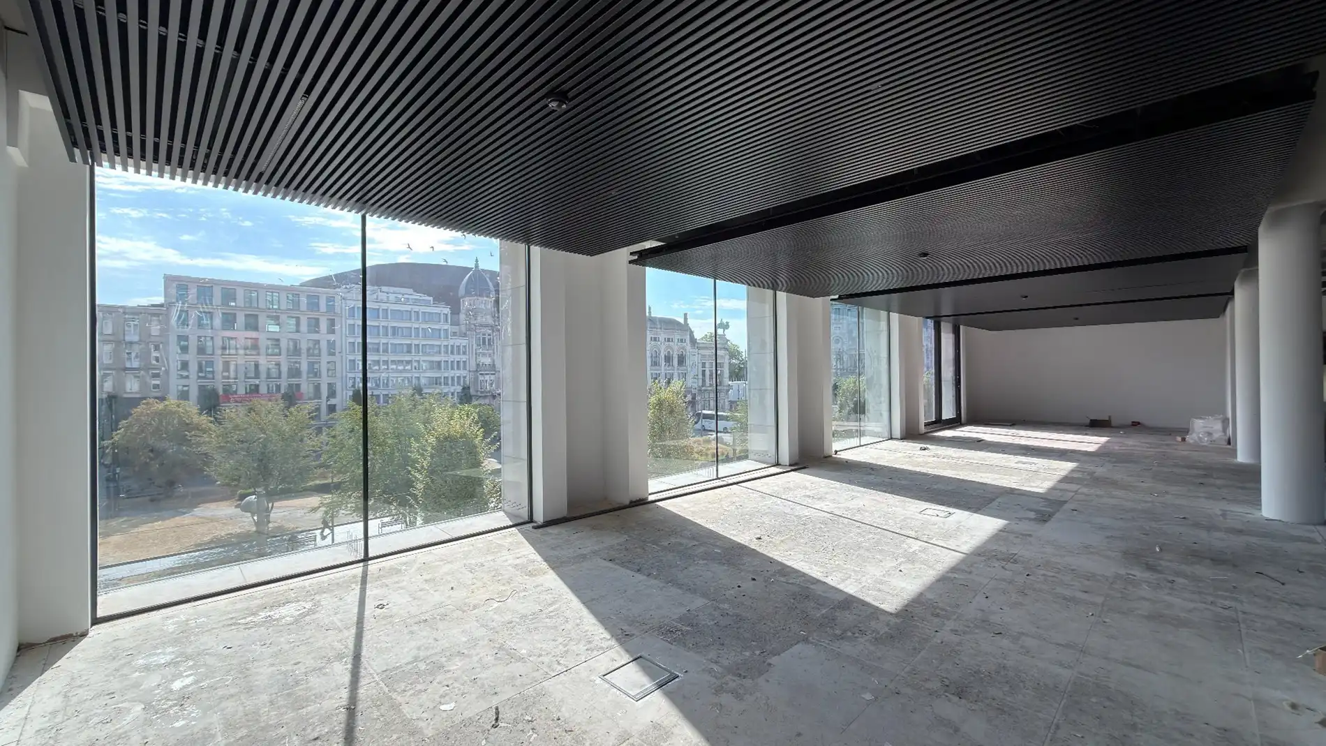 Gerenoveerd kantoor met terras te huur in Astrid Building aan Centraal Station Antwerpen foto 4