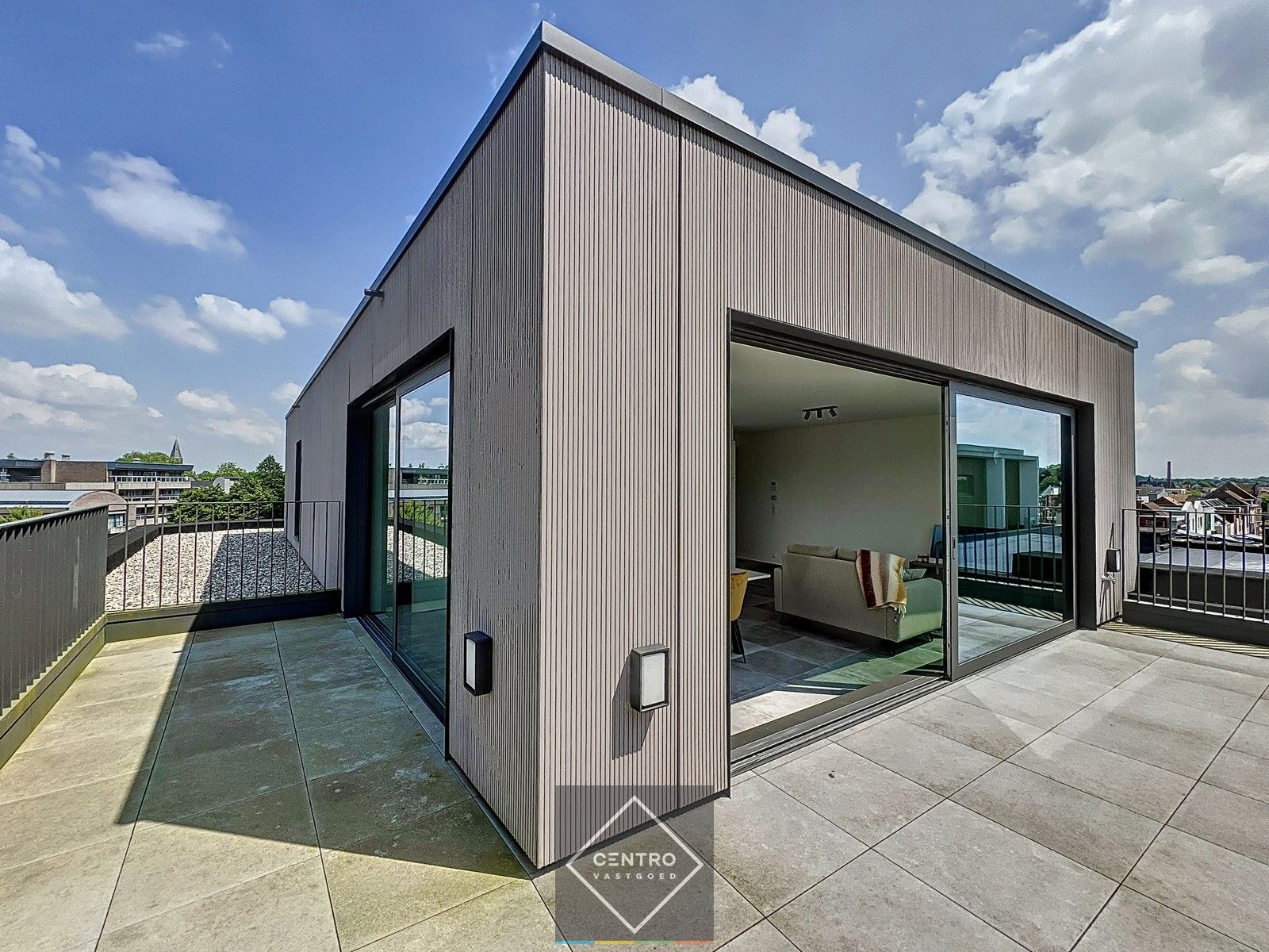 Penthouse (100m²) met RUIME terrassen (33m²) in kleinschalig project pal in het CENTRUM van Kortrijk ! Aankoop aan 6% BTW  mogelijk! foto 20
