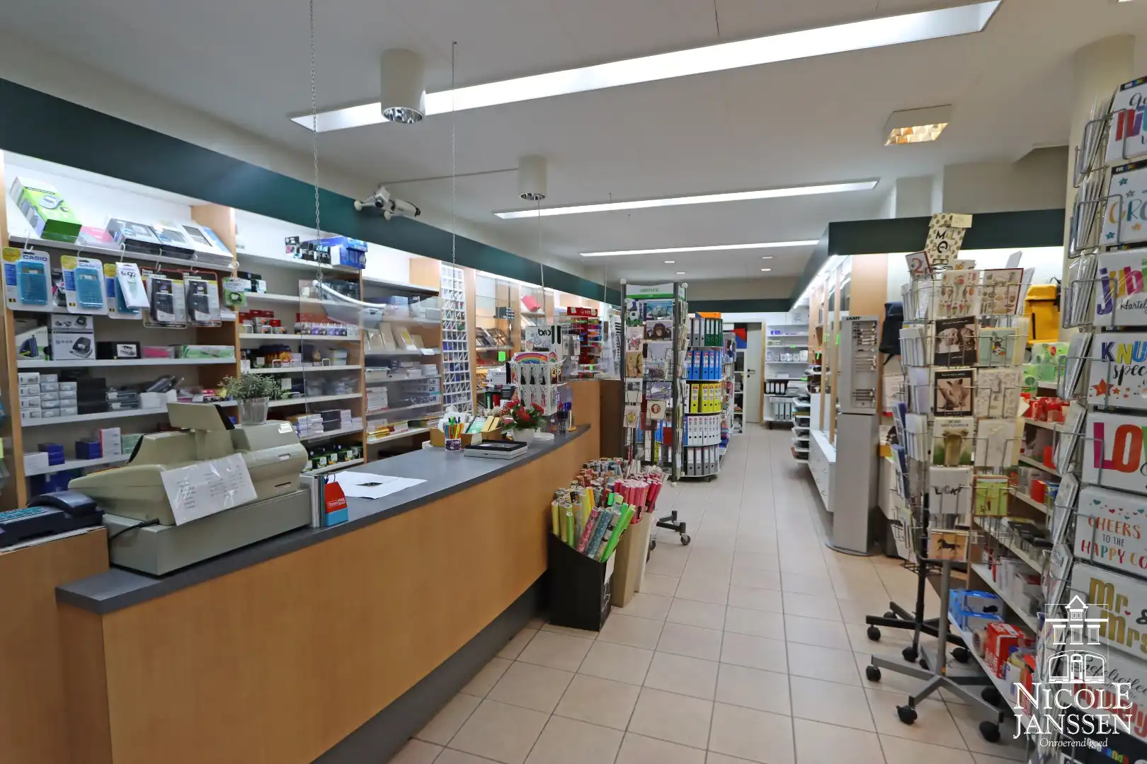 Gelijkvloers handelspand/kantoorruimte foto 4