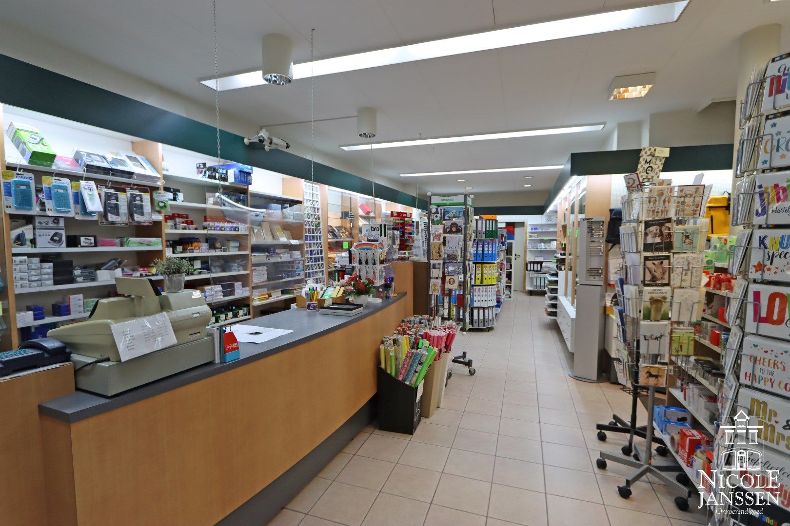 Gelijkvloers handelspand/kantoorruimte foto 4