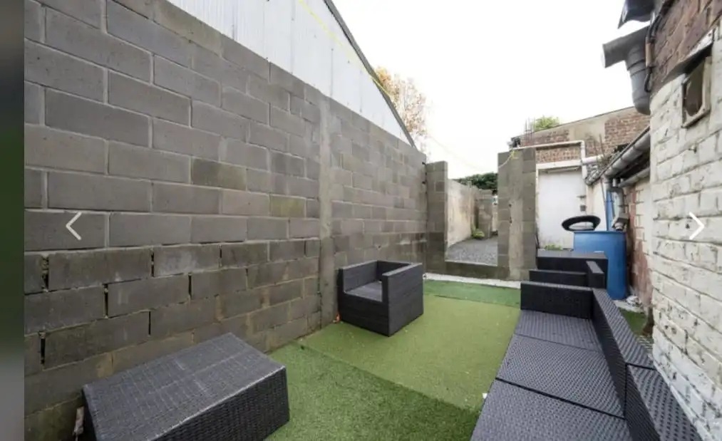 MOOI GELEGEN, TE MODERNISEREN WONING ! foto 9