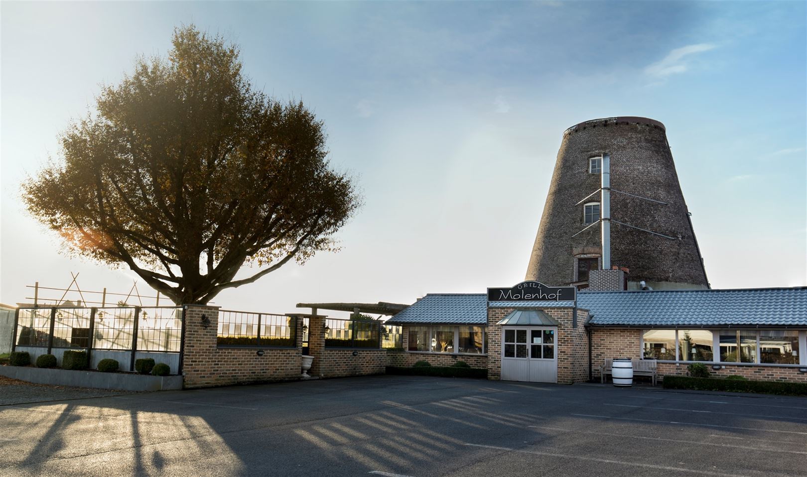 Commercieel gebouw foto {{pictureIndex}}