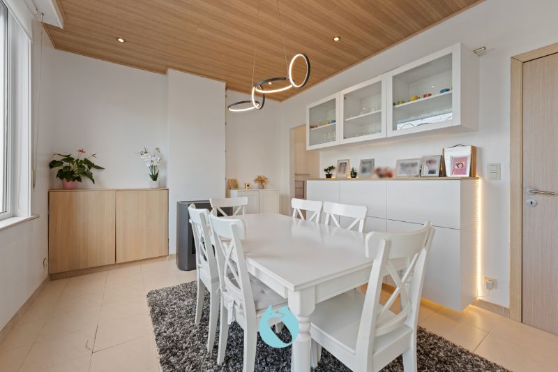 Rustig gelegen starterswoning met grote tuin foto 4