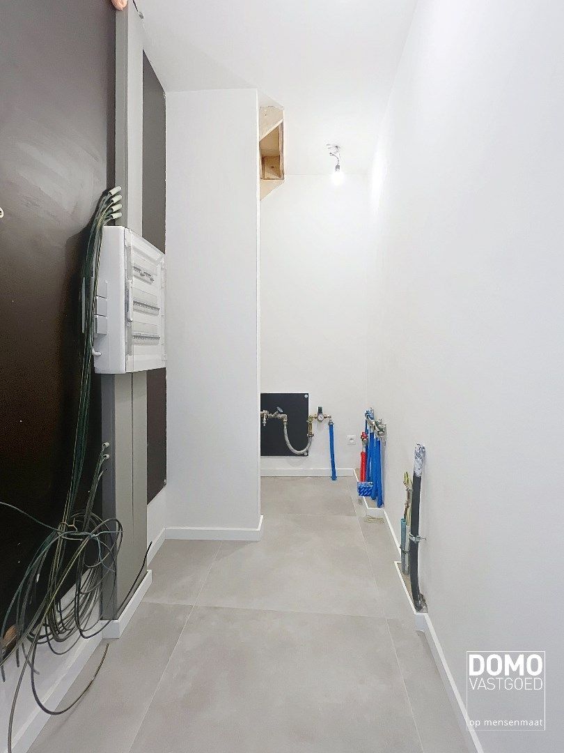 PRACHTIG GERENOVEERDE, LICHTRIJKE WONING MET 3 SLAAPKAMERS, 2 BADKAMERS, EEN ZONNIGE TUIN EN 2 PARKEERPLAATSEN TE GINGELOM (MIELEN-BOVEN-AALST)   foto 17