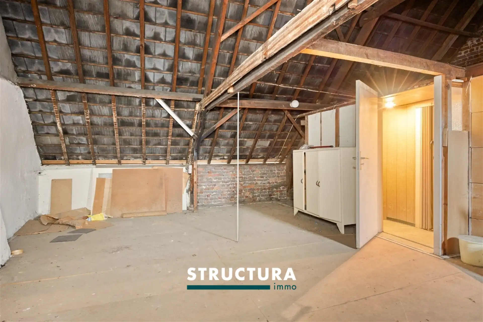 Te renoveren woning met prachtige tuin foto 16