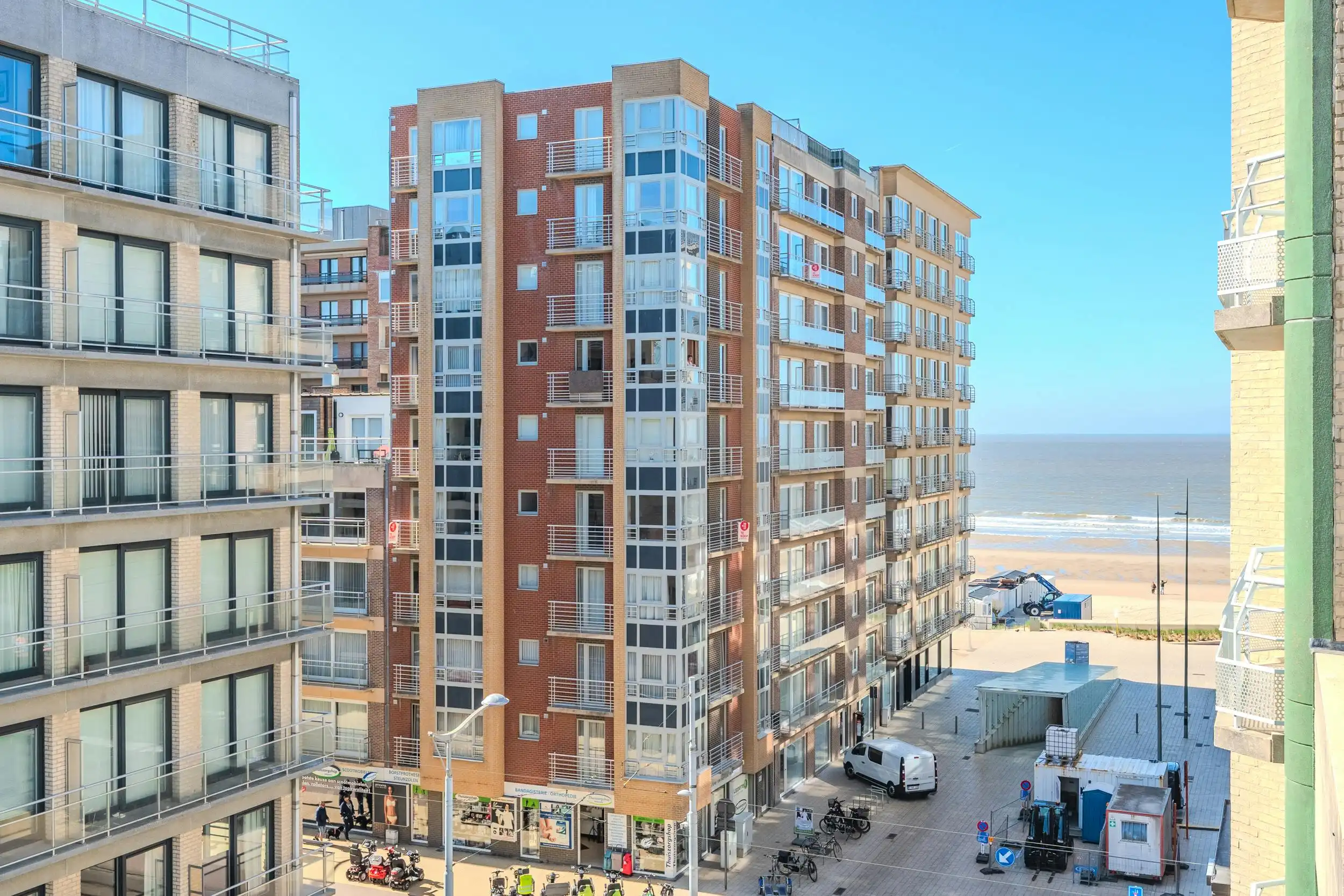 Prachtig appartement met ruime terrassen en zijdelings zeezicht! foto 17