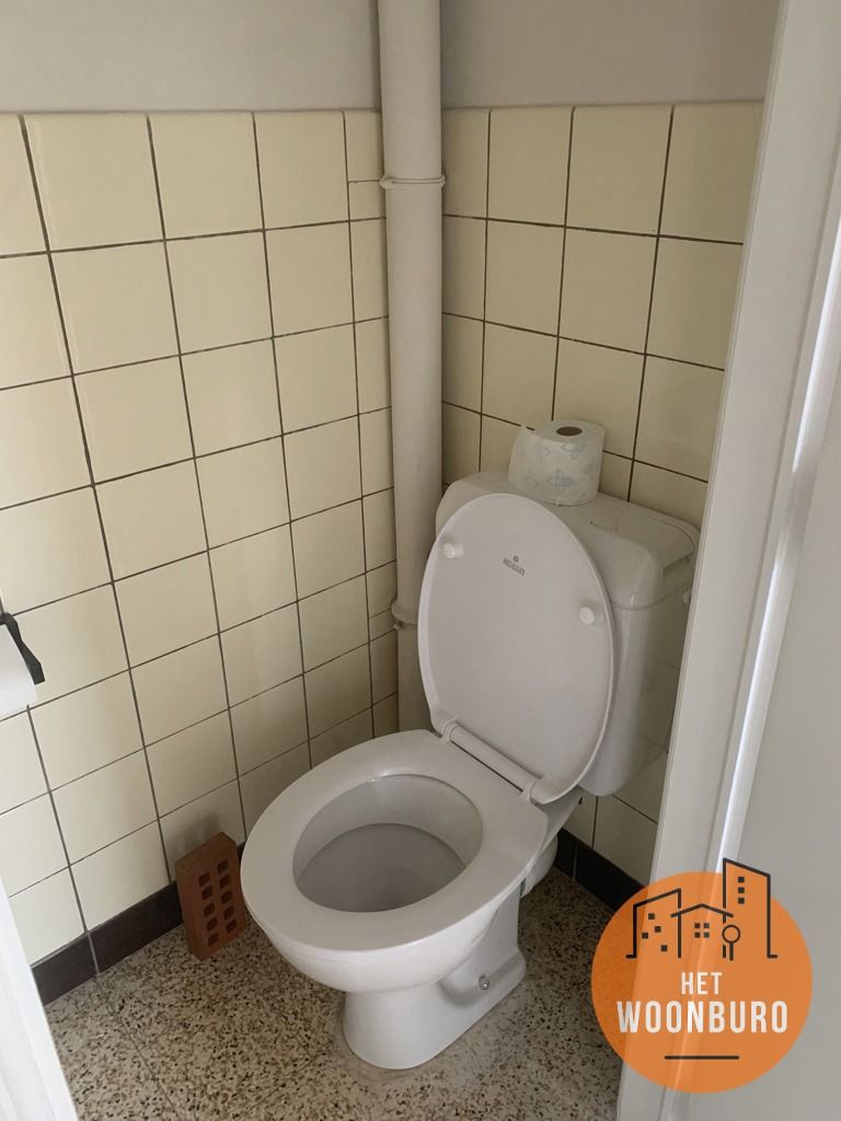 Appartement 1e Verd. + kelder + buitenstaanplaats foto 8