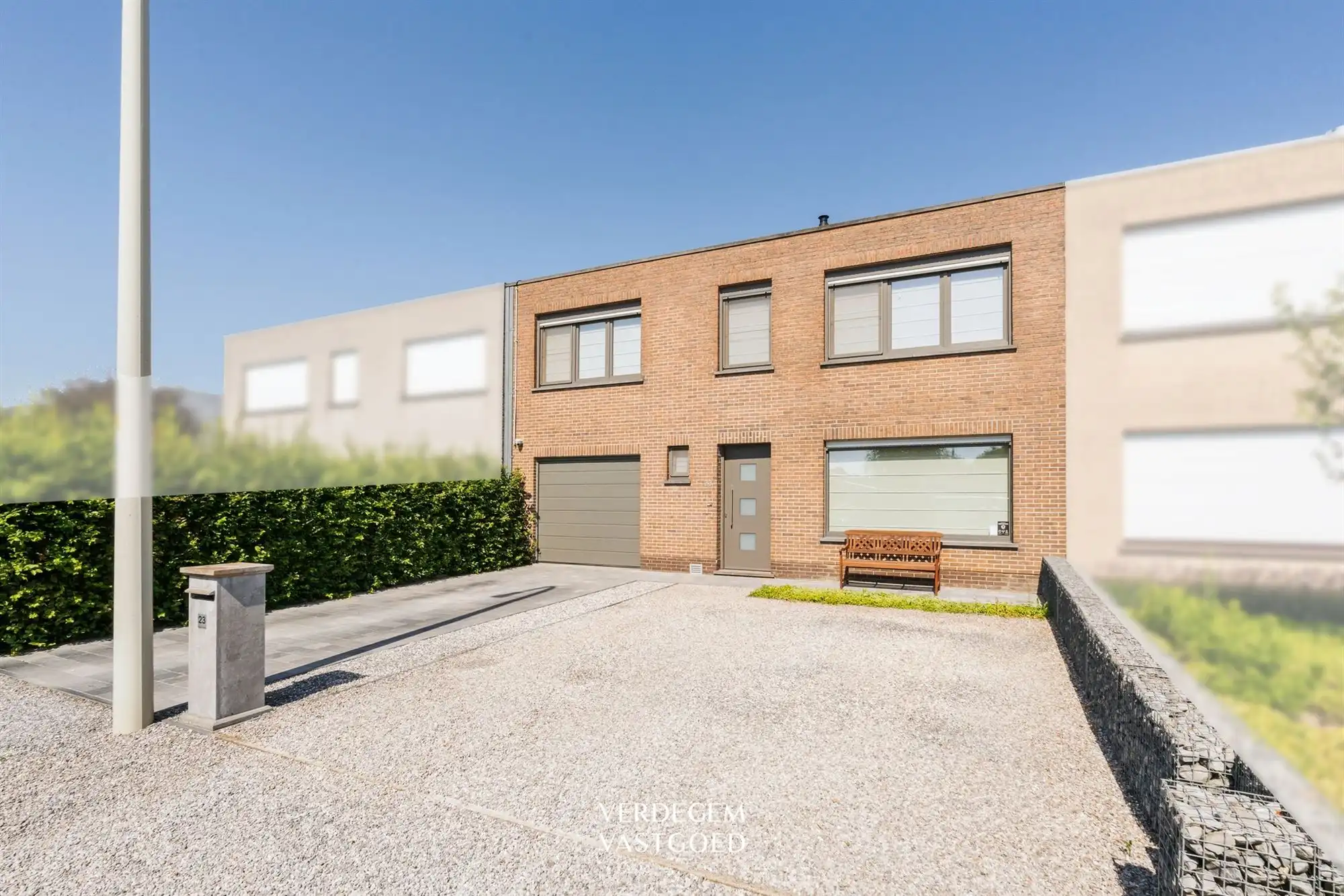 Knappe familiewoning met 4 slaapkamers, garage en geniettuin foto 24
