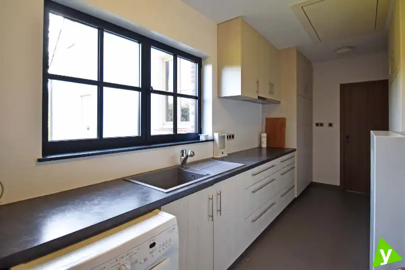 Idyllische woning met prachtige tuin foto 12