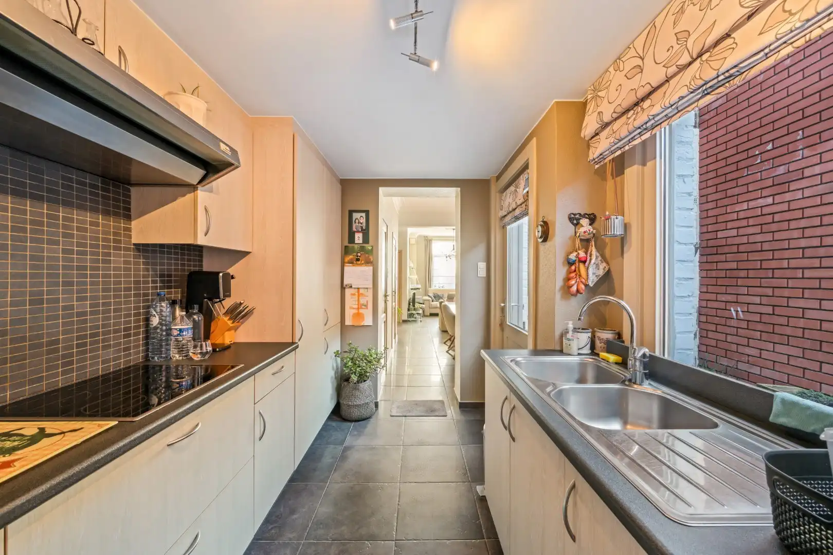 Instapklare woning met 3 slaapkamers en zonnige tuin in Vlamertinge foto 6