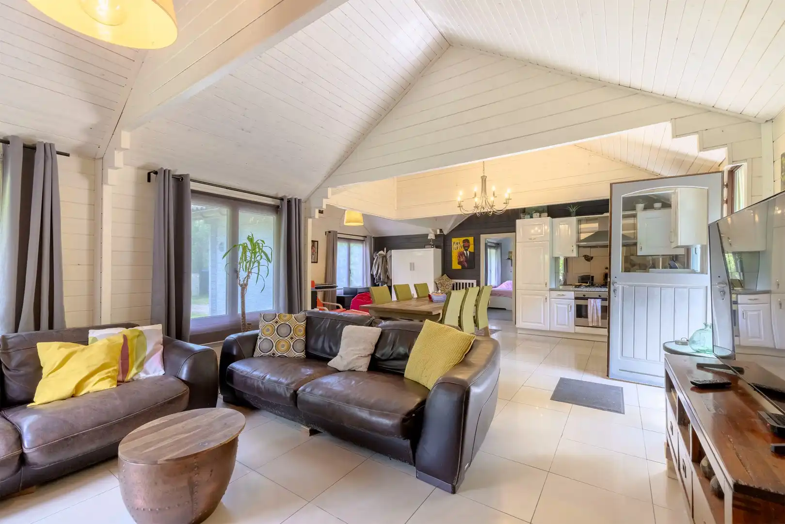 Instapklare bungalow  (vakantiewoning) op een prachtig perceel in het groen te Herselt! foto 5