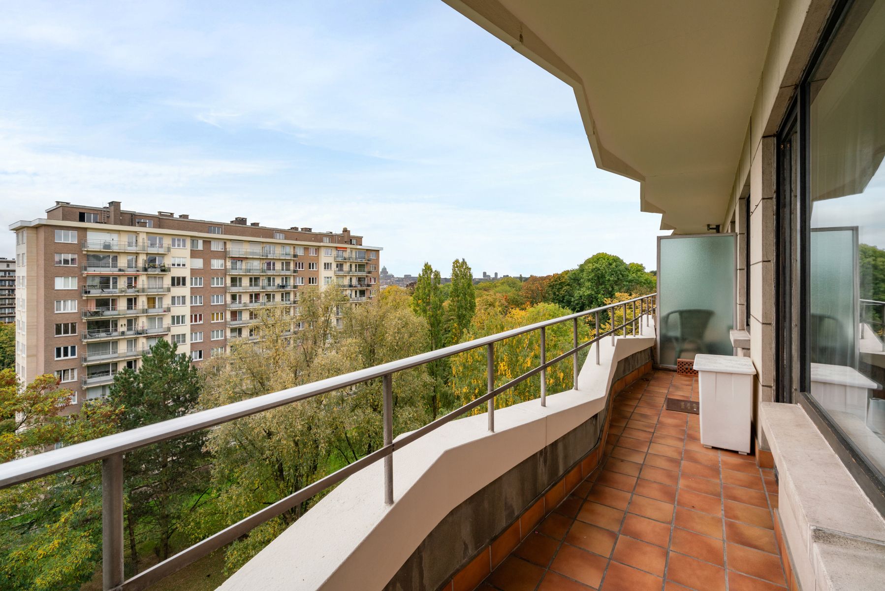 Lichtrijk appartement 2 slaapkamers, 2 terrassen, garagebox foto 5