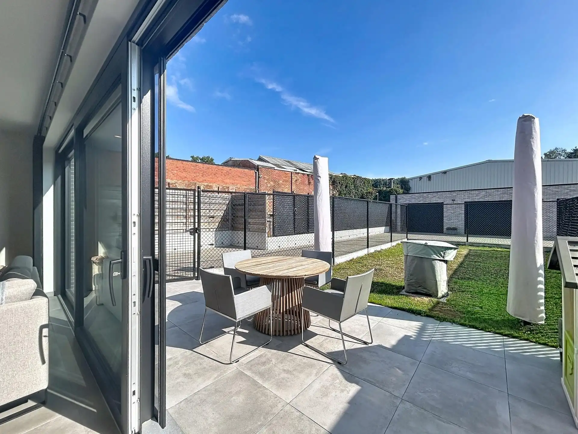 Gelijkvloers 2 slaapkamerappartement met zuidtuin en garage foto 4