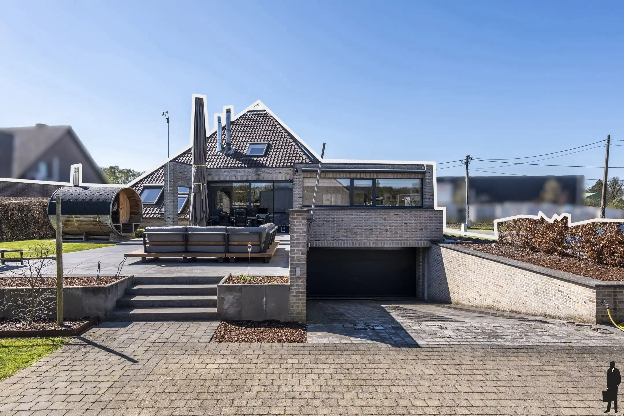 Unieke, ruime architectenvilla met riante kelder en werkbox foto {{pictureIndex}}